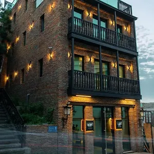 https://pantomime-museum-hotel.alltbilisihotels.com
